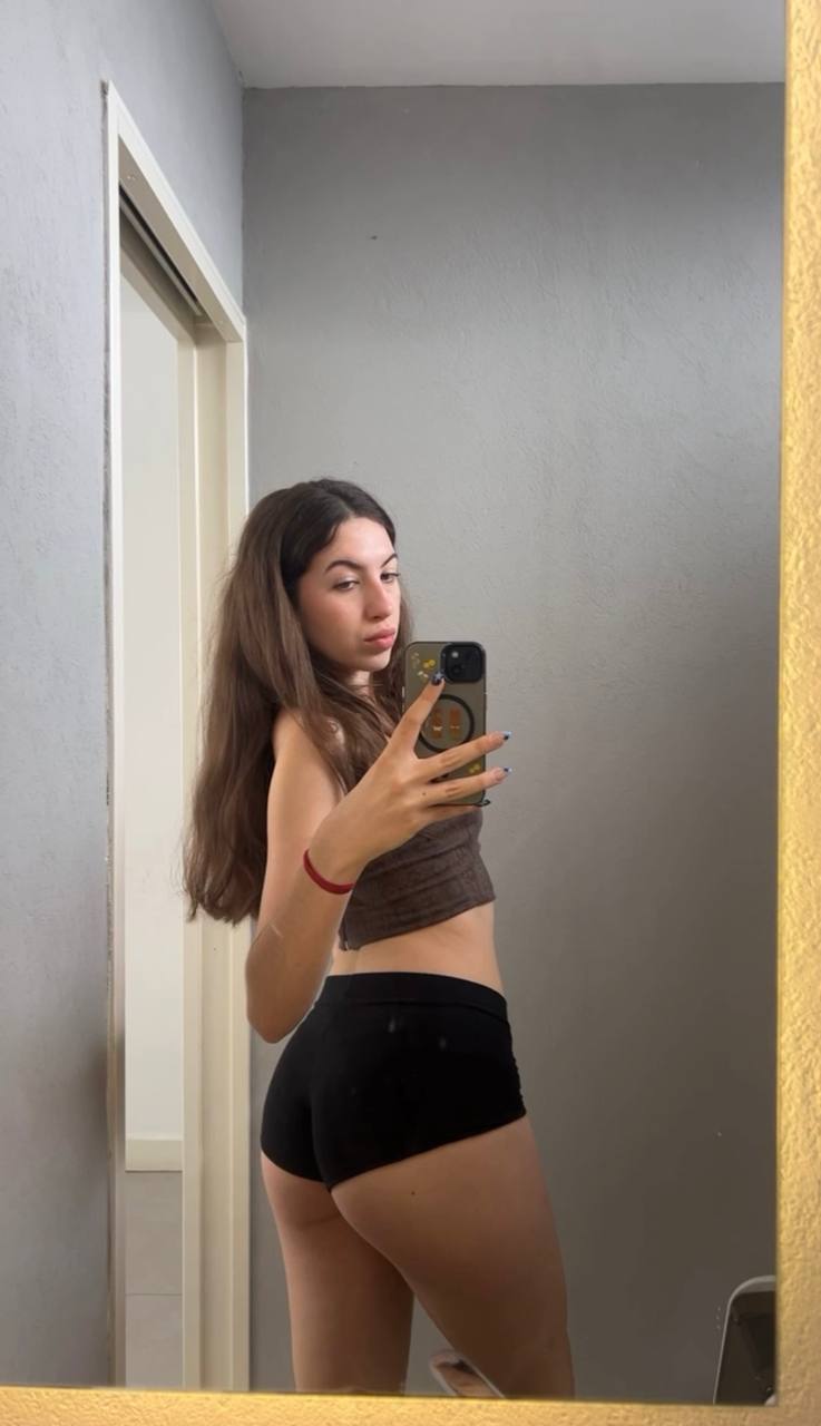 Amber in her underwear in Caxias do Sul