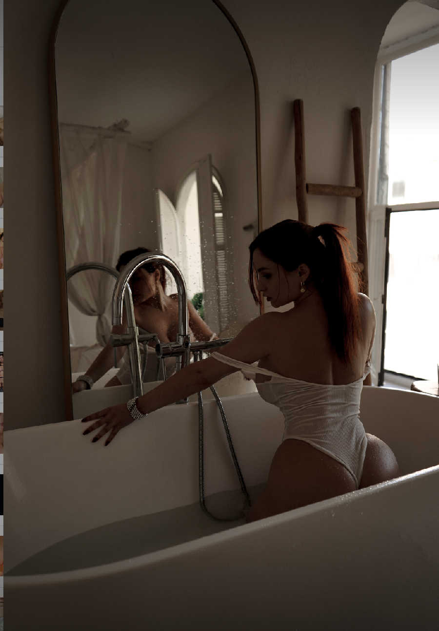 A playful frame from Miranda Faith nude — online in Caxias do Sul