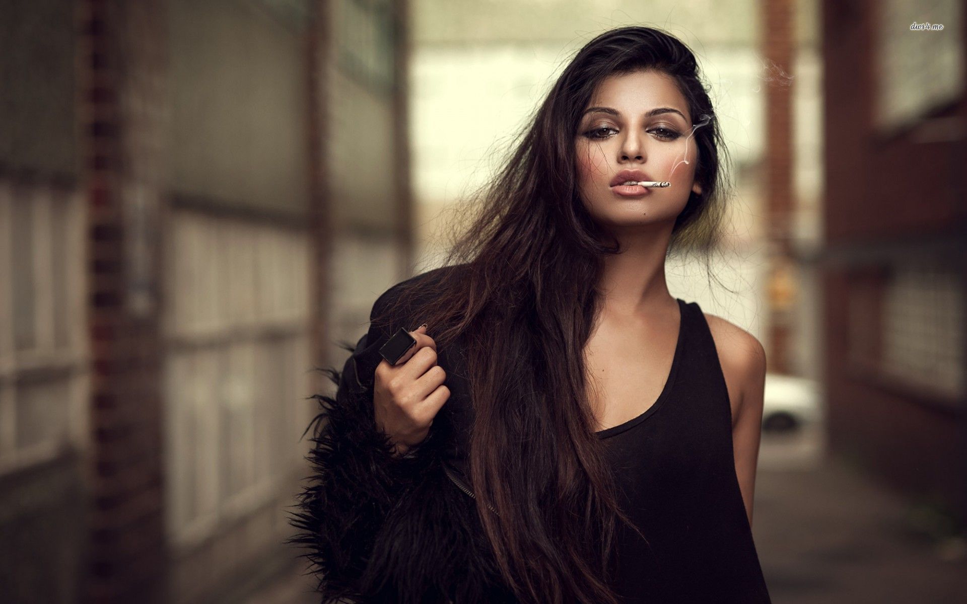 A playful frame from Sassy girls — online in Caxias do Sul