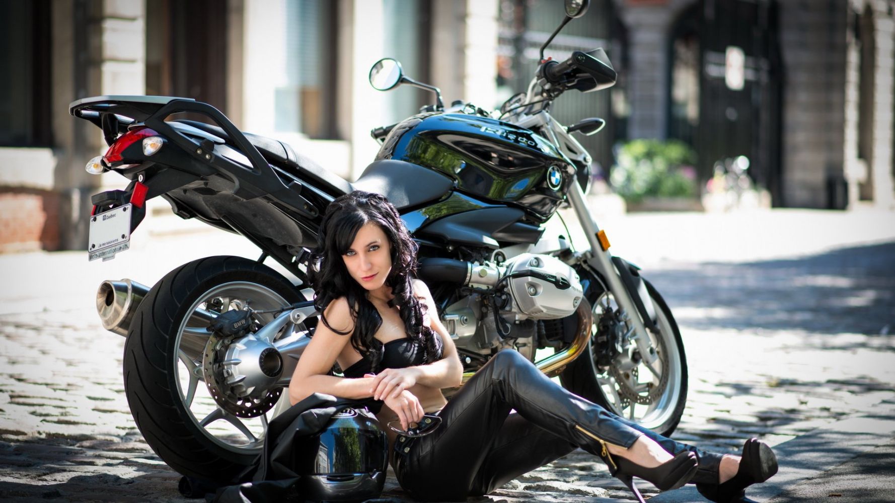 European women on bikes in Caxias do Sul