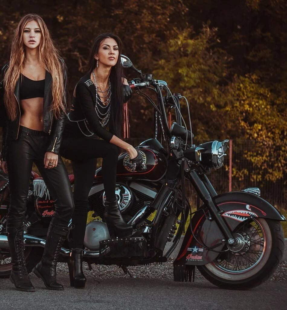 Beautiful girls and bikes in Caxias do Sul