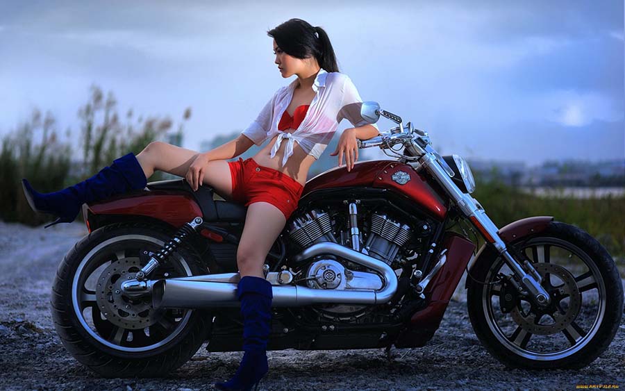 Beautiful girls and motorcycles in Caxias do Sul