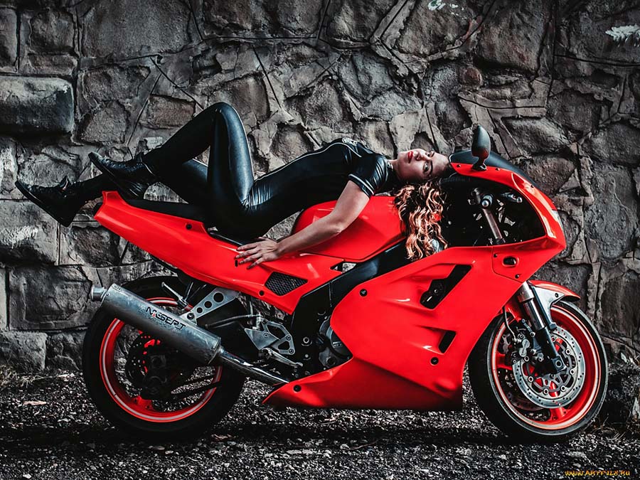 Beautiful girl Beautiful girls and motorcycles in Caxias do Sul