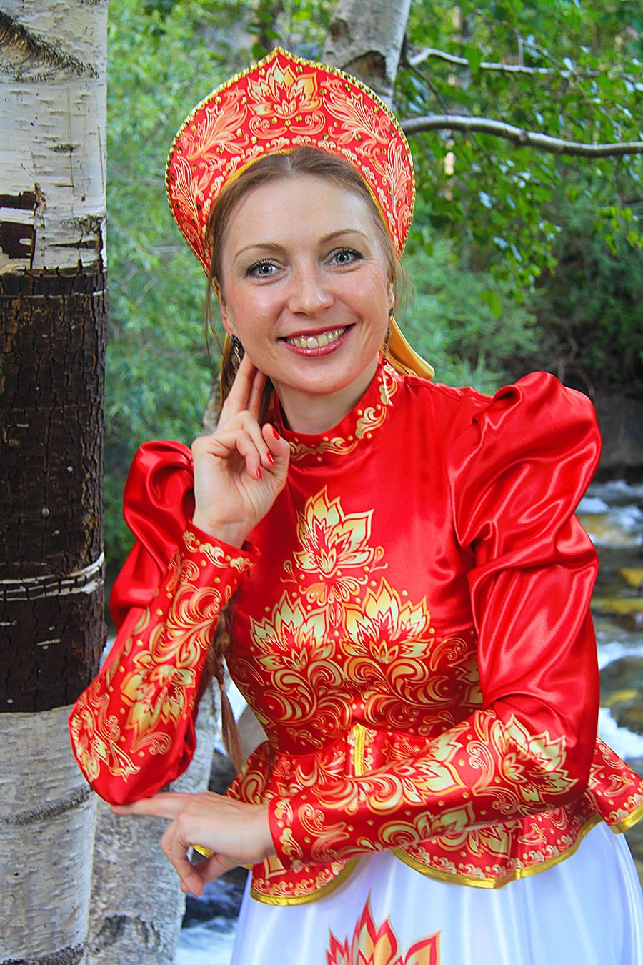 Women in Slavic costumes in Caxias do Sul