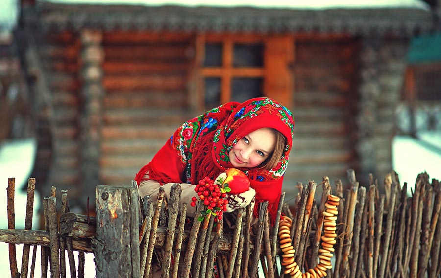 Sexy girl Women in Slavic costumes in Caxias do Sul