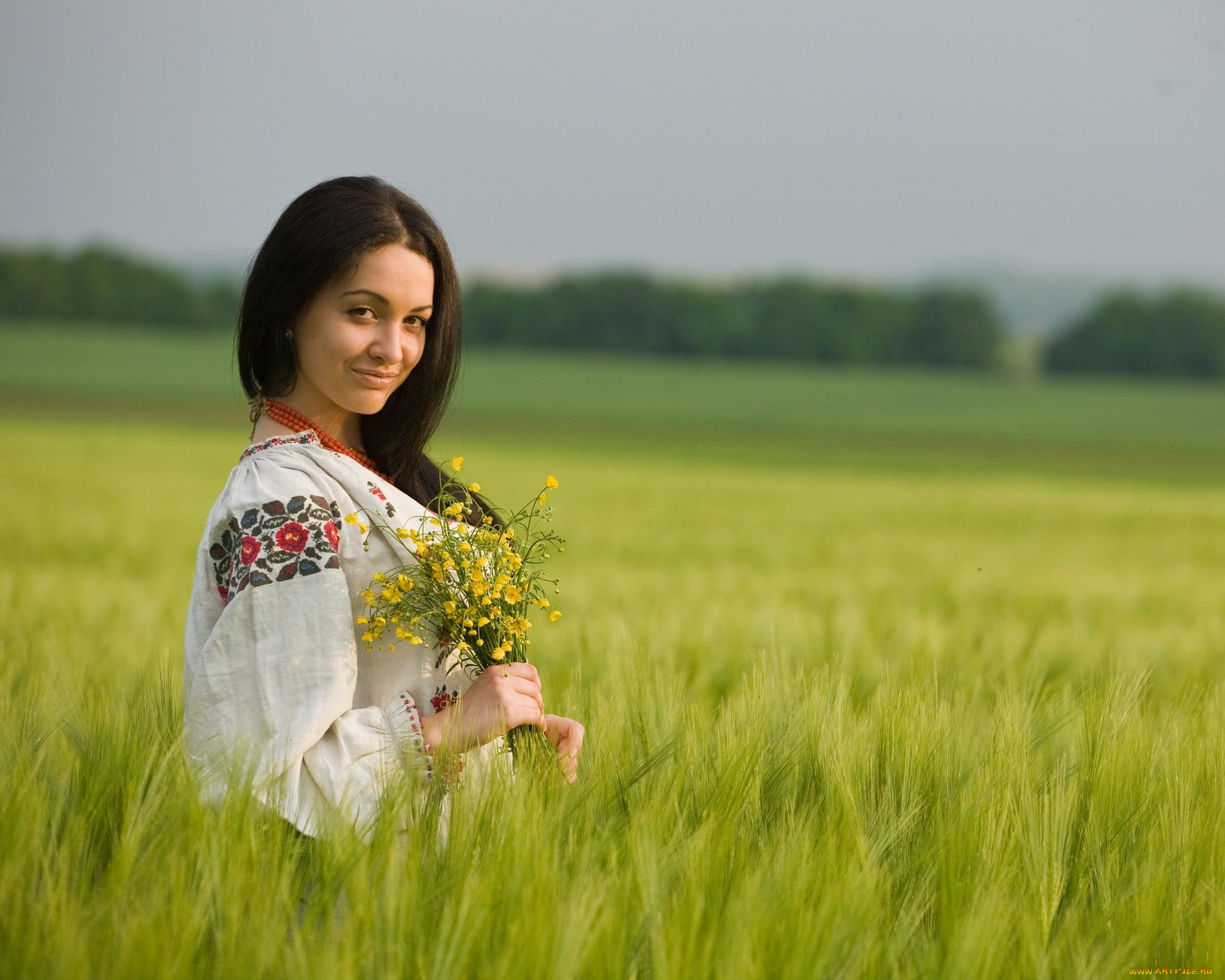 Women in Slavic costumes in Caxias do Sul