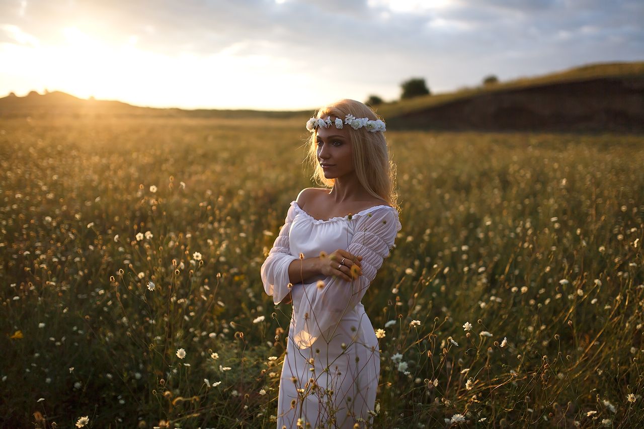 Girls in Slavic costumes in Caxias do Sul