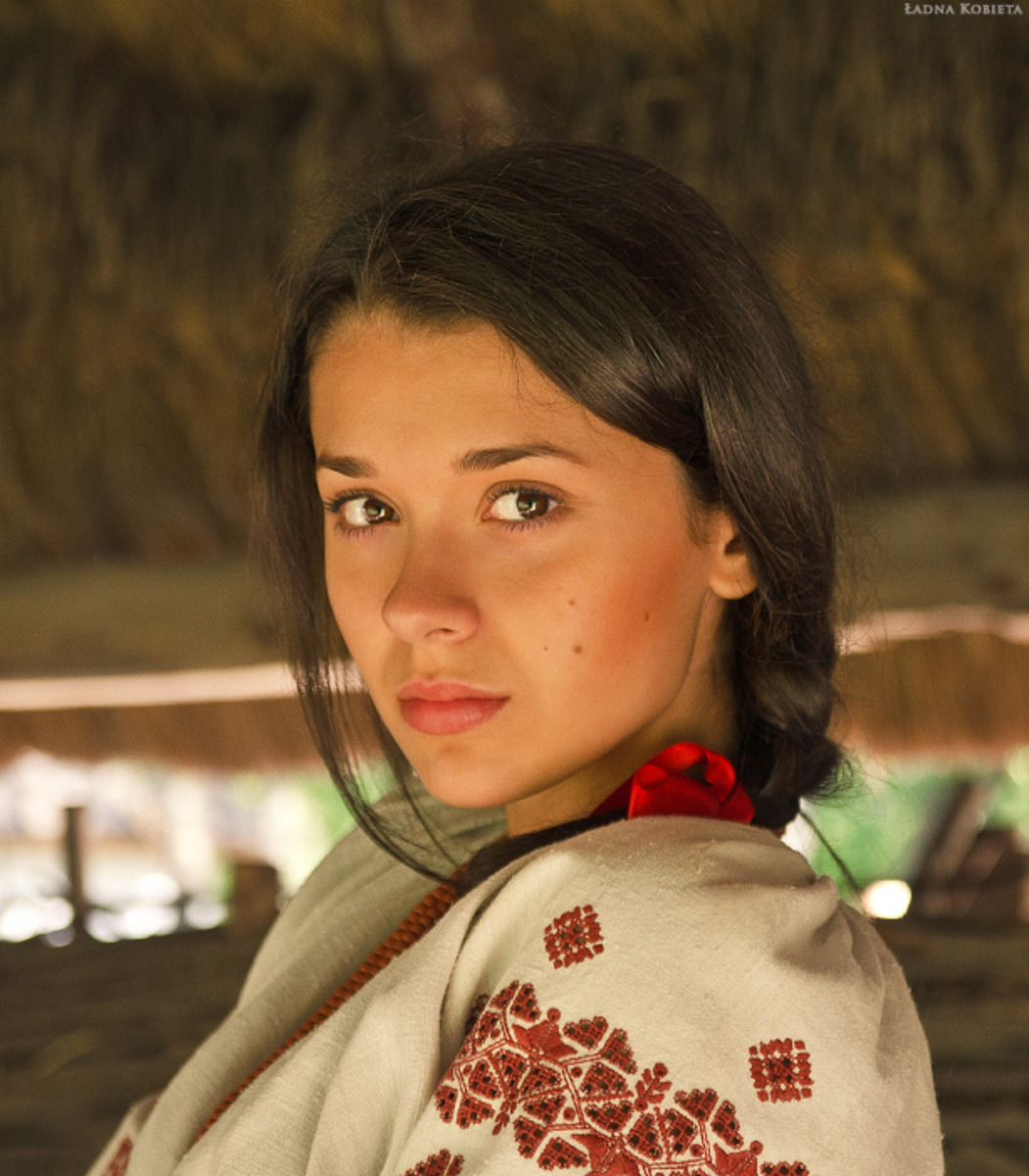 Girls in Slavic costumes in Caxias do Sul